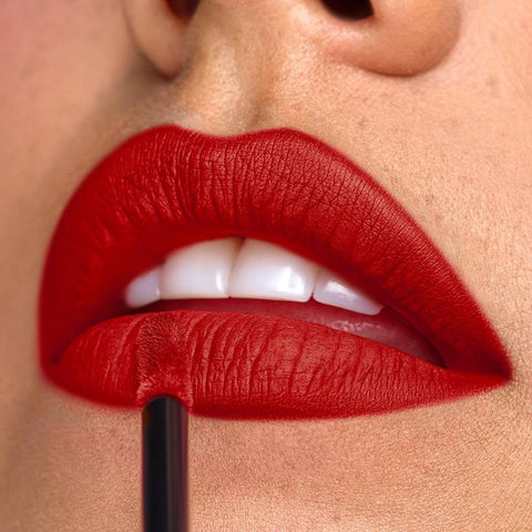LABIAL LIQUIDO RESIST APRUEBA DE BESOS VOGUE